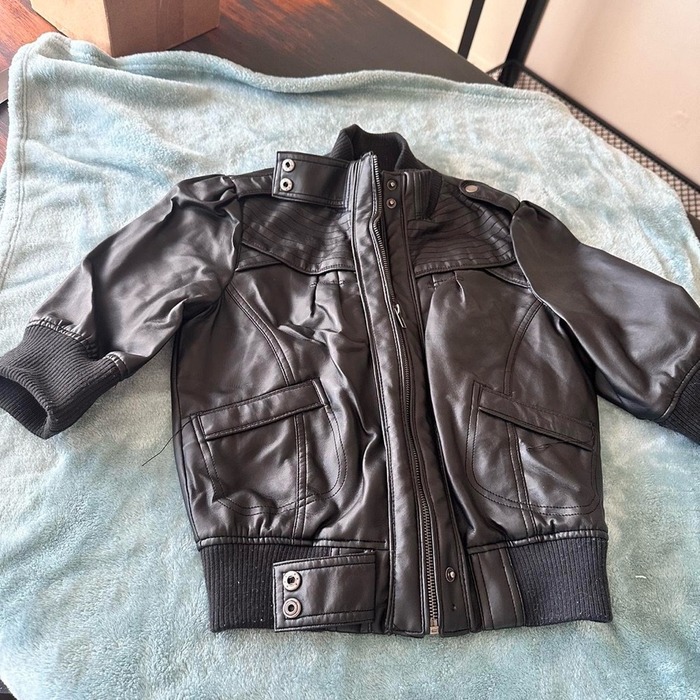 Women’s  Black Leather cropped sleeve  Jacket